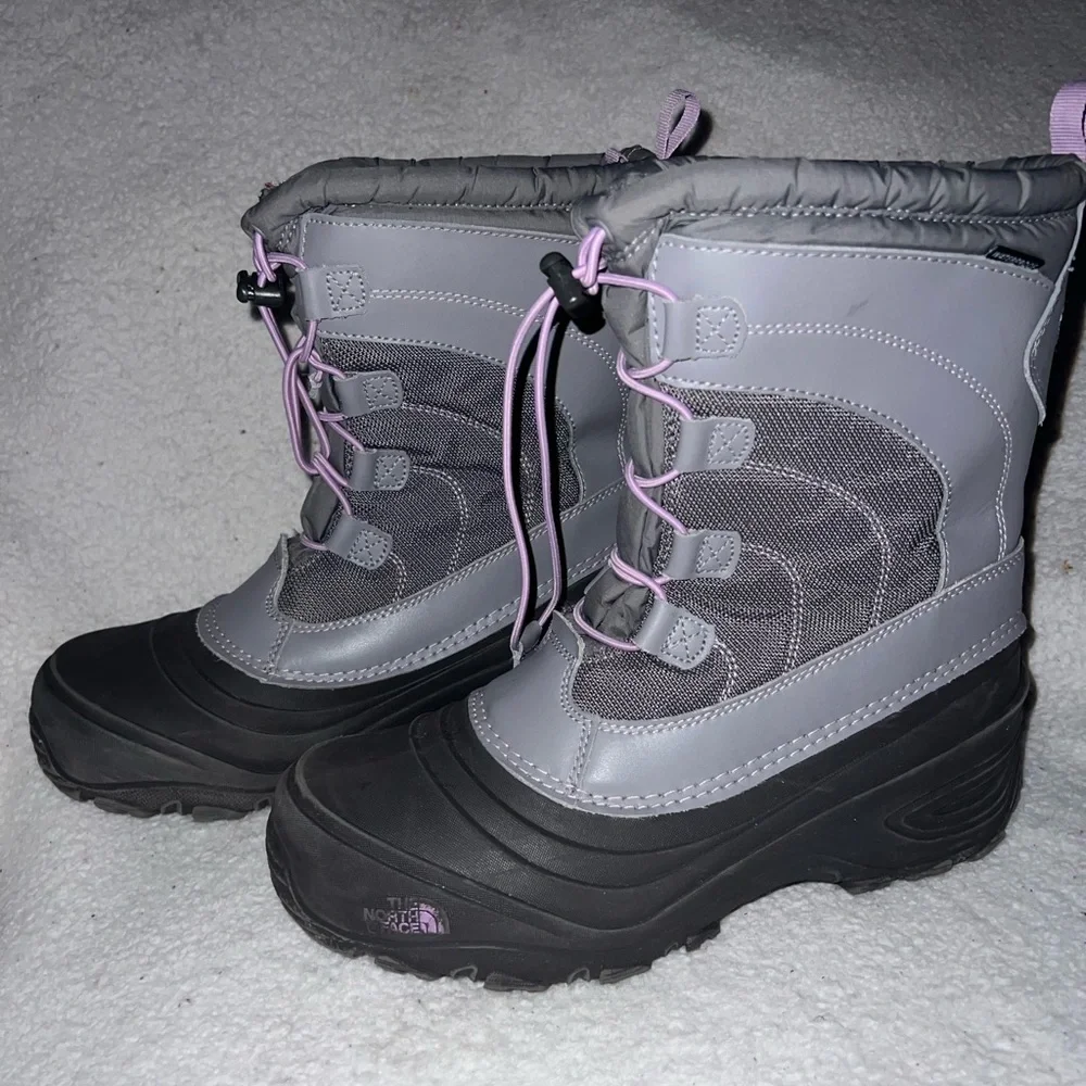 The North Face Women Alpenglow Winter Boots | Size 7 | Purple | Grey |